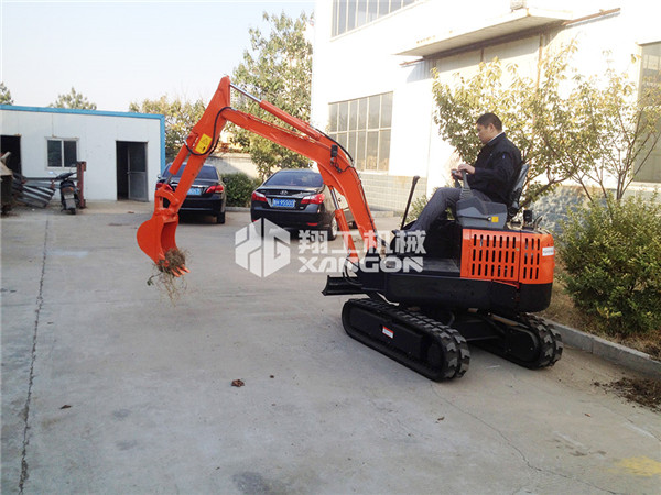 小型挖掘機(jī) 小型挖掘機(jī)