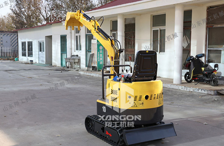 小型挖掘機(jī) 小型挖掘機(jī)