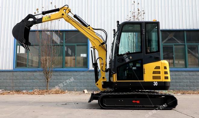 小型挖掘機(jī)